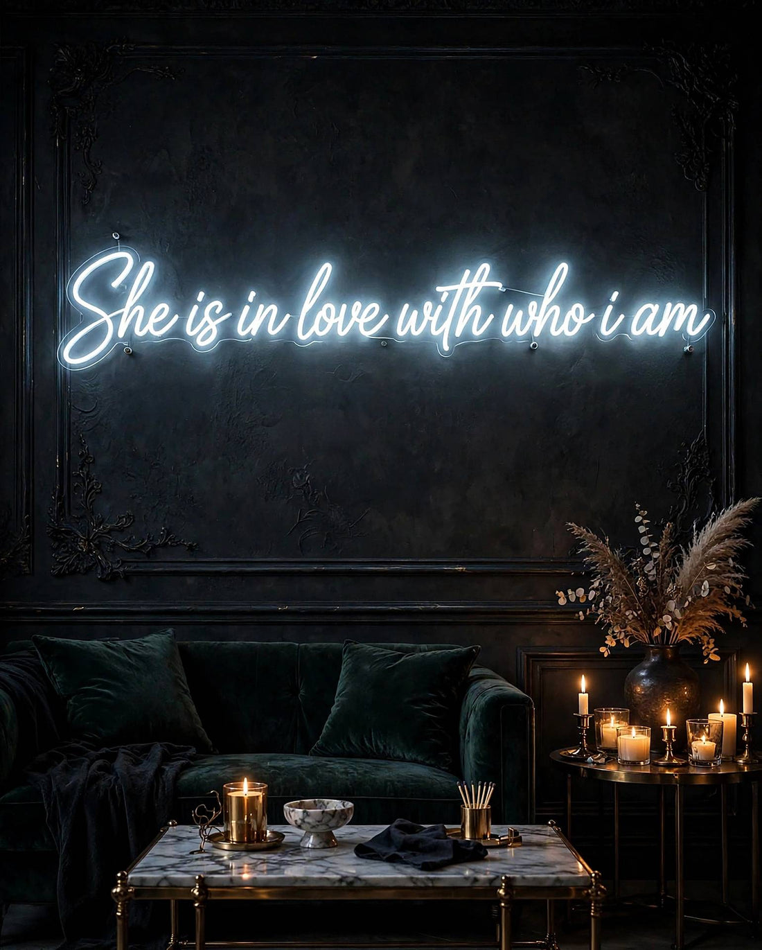 She is in love with who i am · LED Neon — Weiß